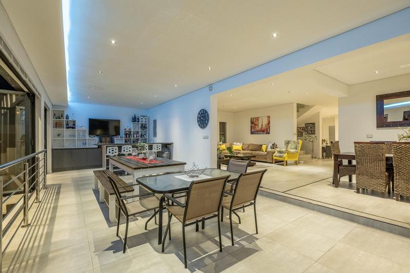 4 Bedroom Property for Sale in Kaapsig Western Cape